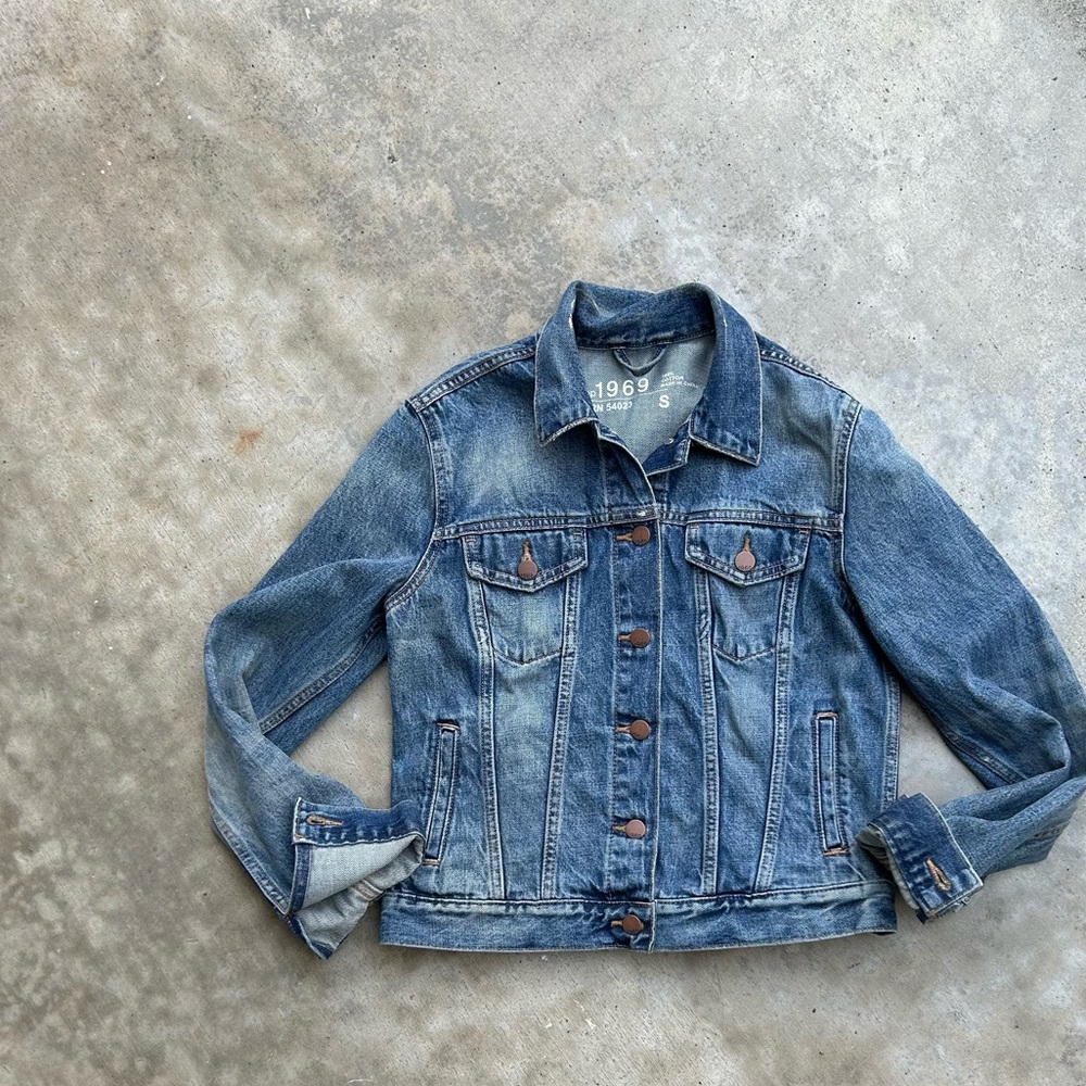GAP Classic Denim Jacket Size Small